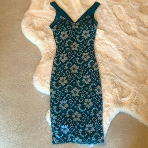 Almost Famous Juniors, NWT green lace bodycon dress, Size M